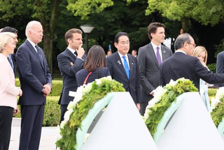 Hiroshima Mayor with G7 leaders
