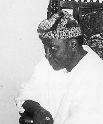 Adeyinka Oyekan II portrait photo 1975