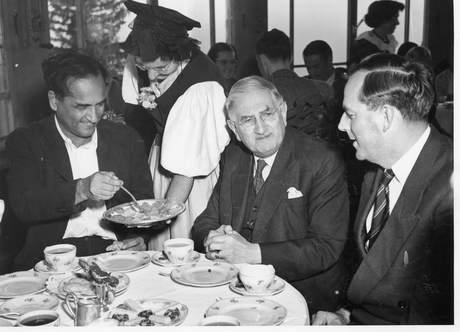 Oscar Leimgruber,  Sibnath Banerjeeand & Kim Beazley having tea