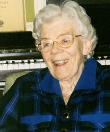 Inga Wieselgren by piano